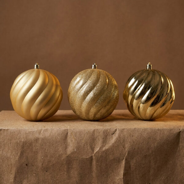 Bola de Navidad Dorada 12cm. 1
