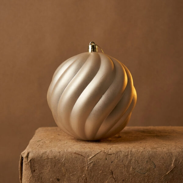 Bola de Navidad Champán 12cm. 1