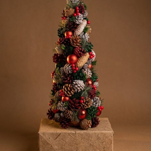Mini Árbol con Piñas Decorado 1