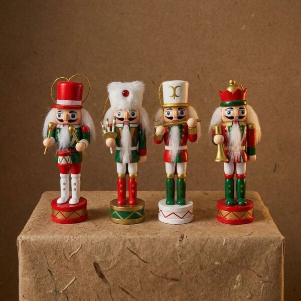 Pack 4 Cascanueces Colgantes Navideños 1