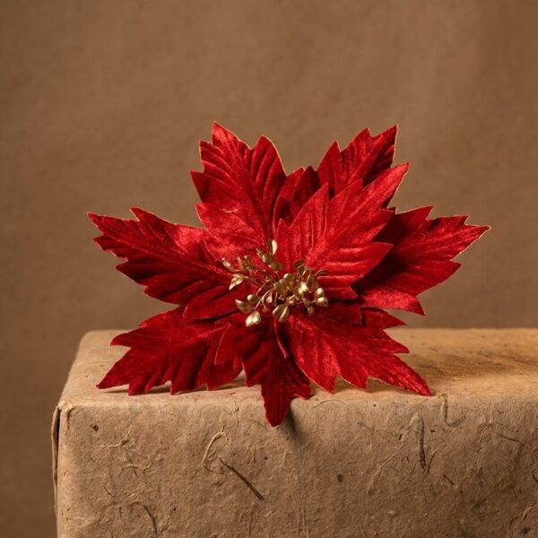 Flor Artificial Navideña Roja con Hojas Aterciopeladas 1